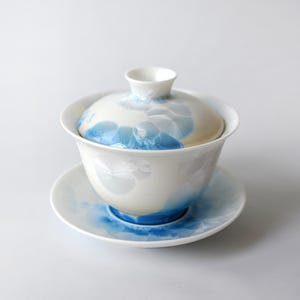 Blue and White Crystal Glaze Gaiwan set,Gaiwan tea cup set, Gaiwan Kungfu Teacup Traditional Chinese Teaware Tea Set,Jingdezhen Gaiwan