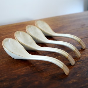 Ceramic Soup Spoons, White Japanese Spoon Large for Ramen Pho Wonton Dumpling Miso, Deep Oval Hook Design, Ramen spoon, Christmas gifts