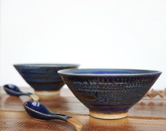 Ciotola da ramen in ceramica da 35 oz, ciotola grande per zuppa di noodle giapponese + bacchette e cucchiai in legno, ciotola blu, regalo per la nuova casa, regalo di Natale