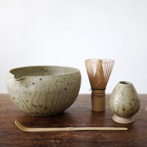 Handmade Ceramic mixing bowl / Pottery matcha bowl with bamboo whisk scoop set / 22oz Chawan / Birthday Gift/Japanese Tea Ceremony Set