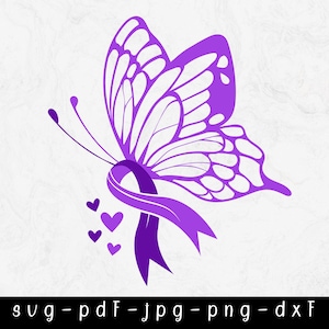 Puede incluir: Mariposa morada con una cinta morada atada alrededor de su cuerpo. Hay tres pequeños corazones morados debajo de la mariposa.