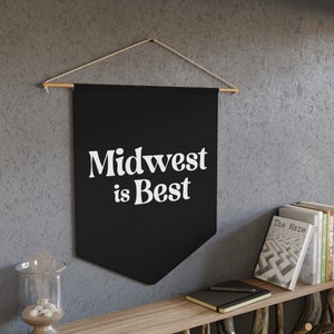 Flaga Midwest is Best | Retro Vibes | Midwestern | Wystrój domu | Prezent dla niej | Dekoracja ścienna | Heartland | Czarno-biała