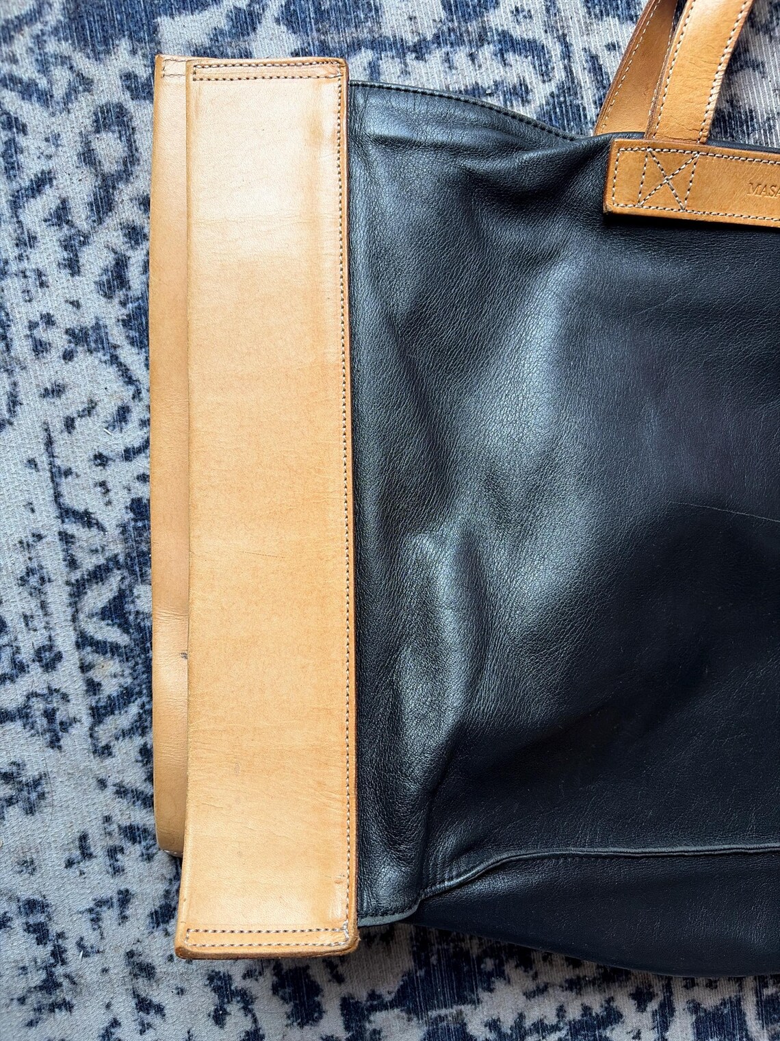 Vintage Masaki Matsushima Homme Leather Tote Bag, Japanese Archive Oversized Black and Tan Weekender Bag, foto 4 di 5