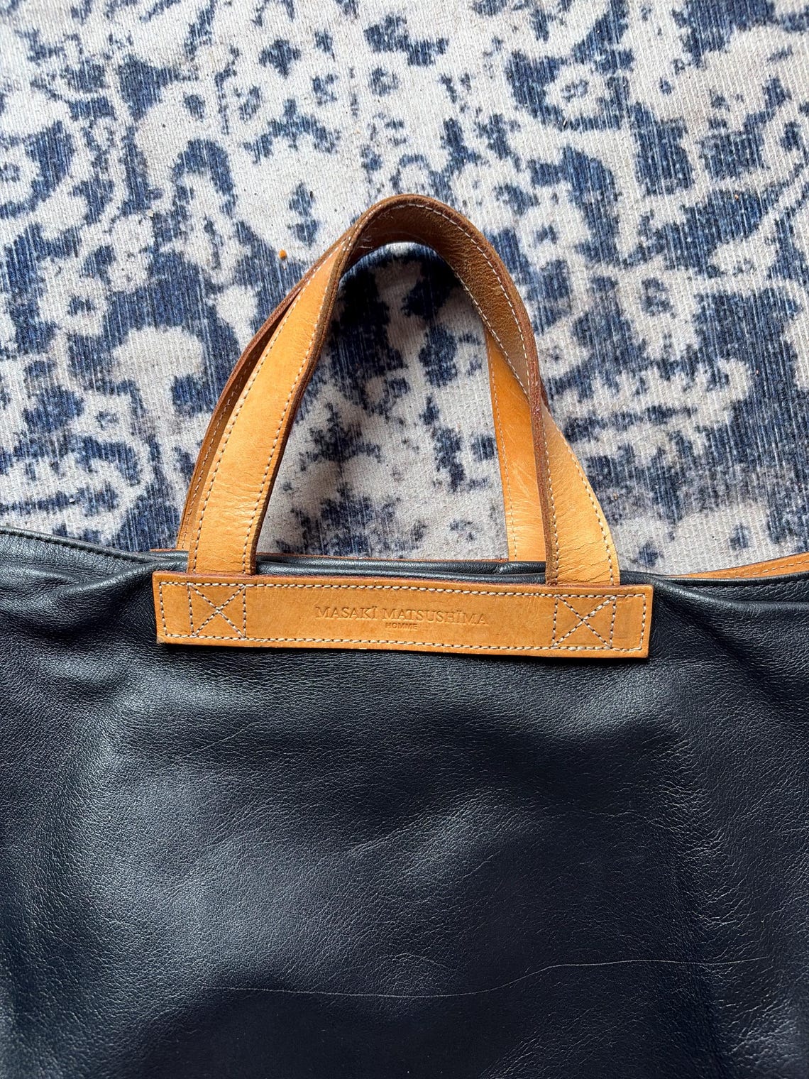 Vintage Masaki Matsushima Homme Leather Tote Bag, Japanese Archive Oversized Black and Tan Weekender Bag, foto 3 di 5