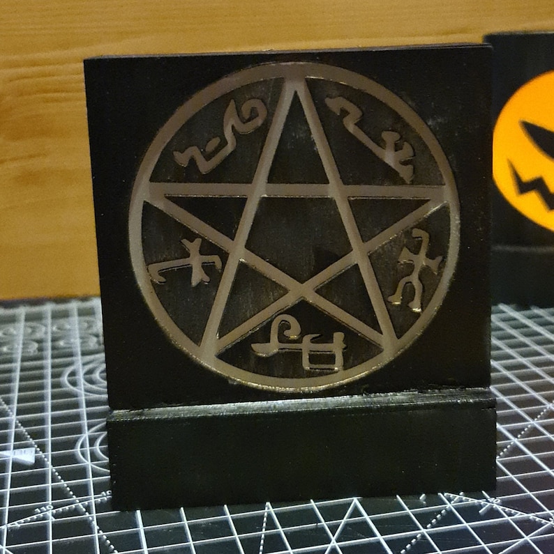 Supernatural Devil's trap light box decoration with light colour options image 6