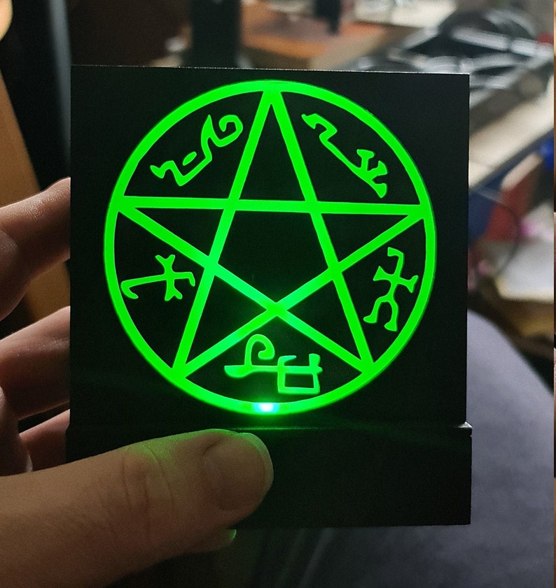 Supernatural Devil's trap light box decoration with light colour options Flickering green