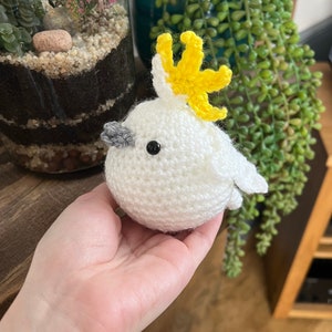 Crochet cockatoo/ cockatoo/ cockatoo gift/ bird gift/ crochet bird/ parrot