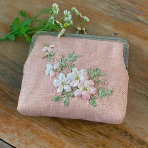 Handmade Ribbon Embroidery Clutch, Grossbody Purse – Flowers Purse, Perfect Wedding Gift, Gift for Mom, Girlfriends, Mother&#39;s Day