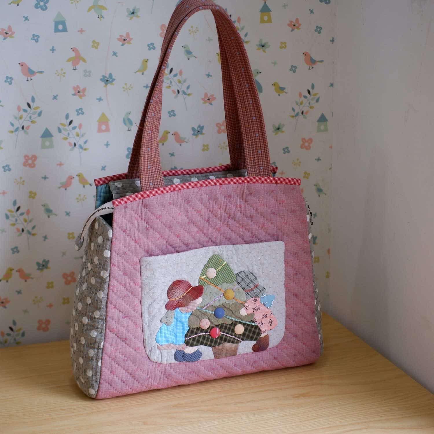 Japanese Patchwork Quilted Shoulder Bag: Handmade Floral Crossbody