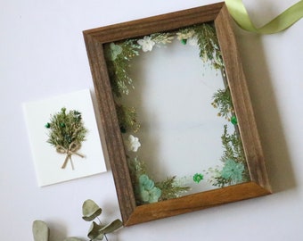Custom Pressed flower Wood Photo Frame -Green Garden- gift for her/Anniversary/Birthday/Holiday/Wedding/Chrismas /Mother's Day(9"x7" Walnut)