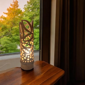 Bambulampor - Sovrumslampor - Feng Shui-lampor - Stämningsbelysning/Japansk/Handgjord & Naturlig/Unik design "DANSANDE BLAD" 30 CM