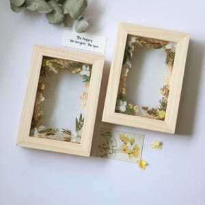 Marco de fotos de madera con flores prensadas personalizado: Jardín Floral (12,7 x 18,8 cm, apto para fotos de 10 x 15 cm)