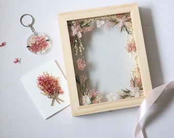 Custom Pressed flower Wood Photo Frame - Floral Garden Collection - gift for her /mom /Girlfriend/Valentine/Birthday/Holiday/Wedding -PINK