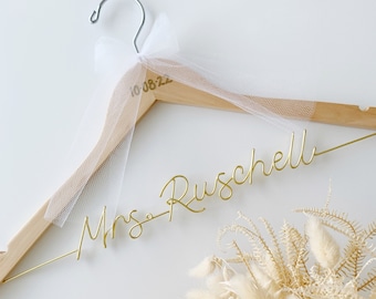 CUSTOM BRIDAL HANGER | Bride Groom Hanger | wire wedding dress hanger | personalized wedding keepsake | bridal shower gift | Mr. Mrs. hanger