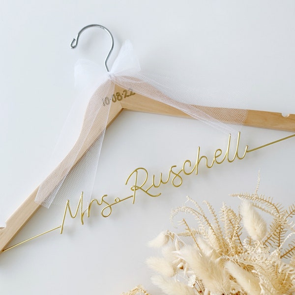 CUSTOM BRIDAL HANGER | Bride Groom Hanger | wire wedding dress hanger | personalized wedding keepsake | bridal shower gift | Mr. Mrs. hanger
