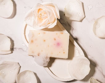 Rosá Cleansing Bar For Gentle Selfcare