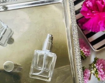 Scarlet - Mysterious and Alluring Perfume with Woody Musk and Patchouli Notes