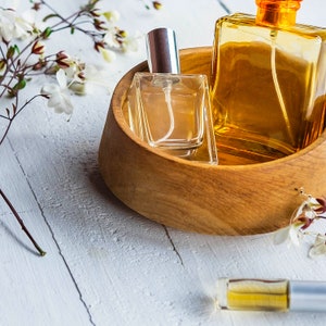 Cashmere Oud Perfume: Earthy Woody Unisex Fragrance