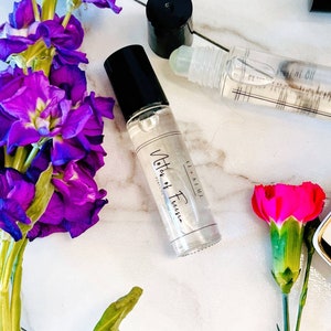 フリージア パフュームオイル：女性用ヴィーガンロールオン香水