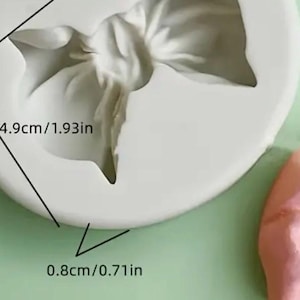 Cute bow mold