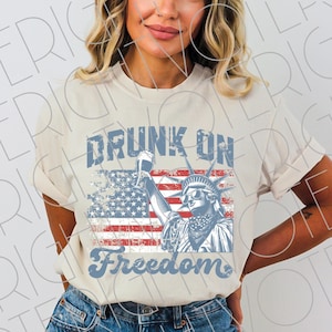 Bêbado de Liberdade PNG | Design de Sublimação Vermelho, Branco e Azul Desgastado | Gráfico de Camiseta Patriótica do 4 de Julho | Liberdade dos EUA PNG para Camiseta