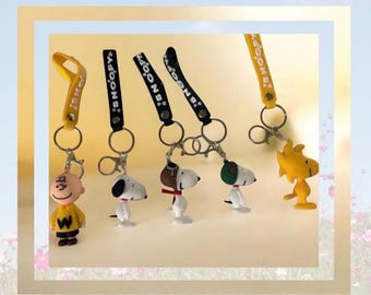 Beagle dog keychain|  Charlie Brown  Peanuts keyring
