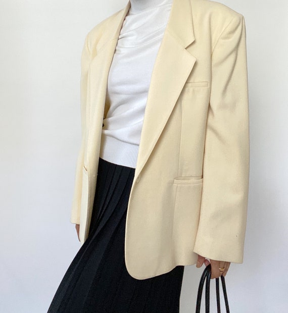 Vintage '90s Oversized Cream Minimal Blazer