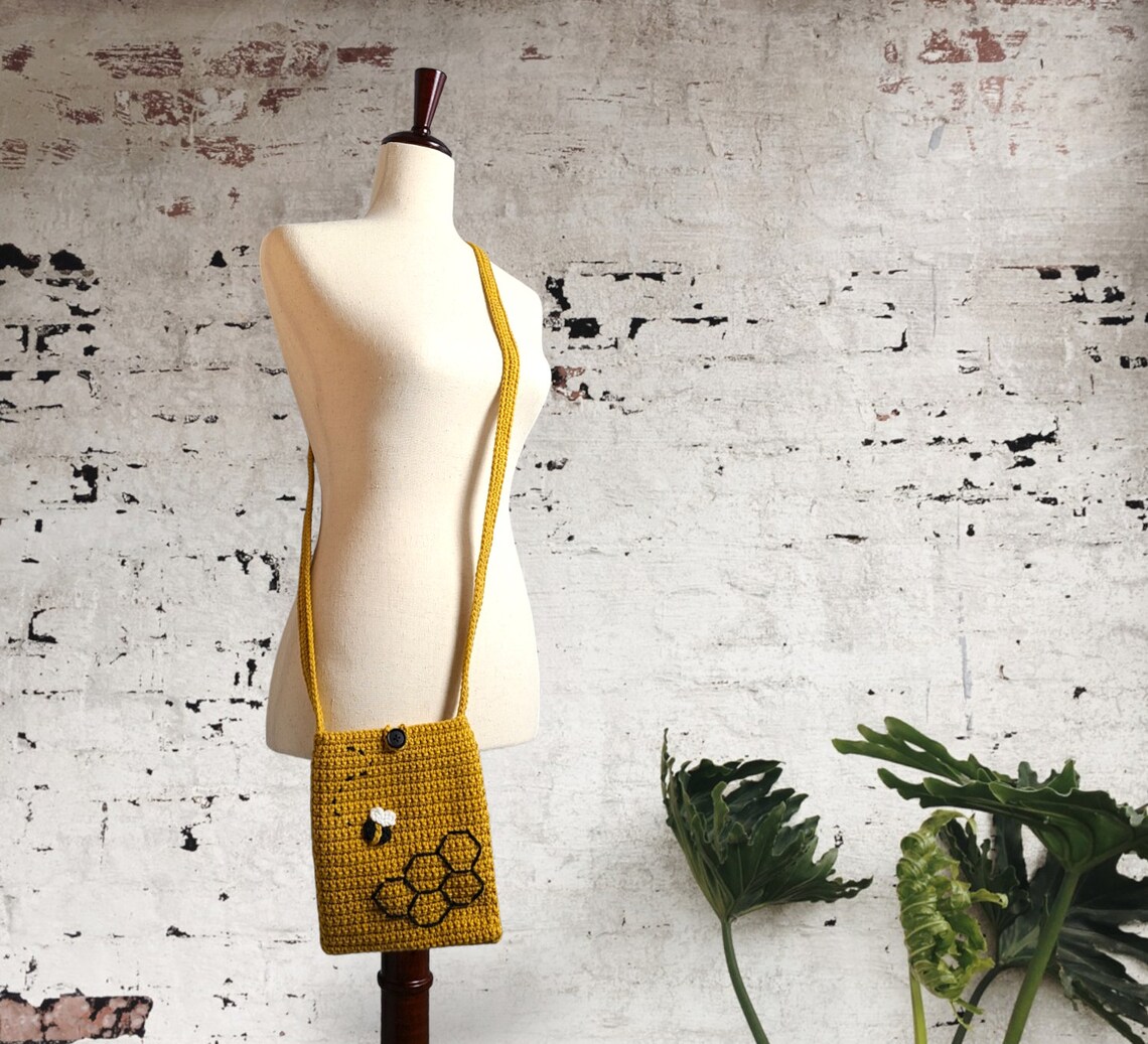 Criss-cross Semi Circle Honey Bee Handbag