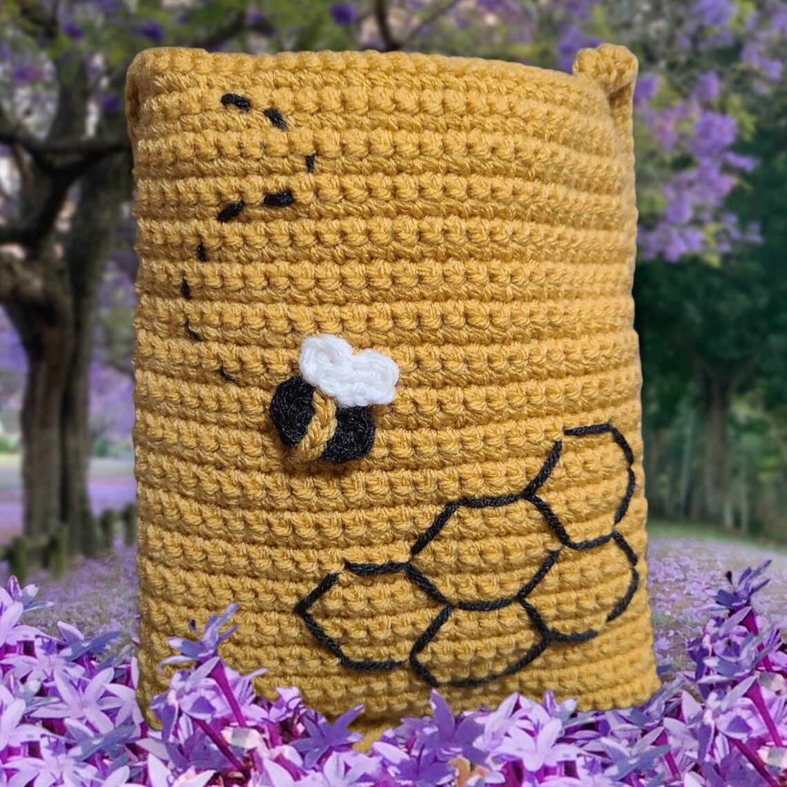 Criss-cross Semi Circle Honey Bee Handbag main image 0