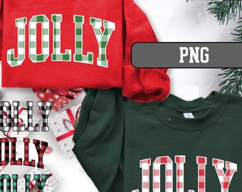 Puede incluir: Sudaderas navideñas rojas y verdes con la palabra "JOLLY" en un diseño a cuadros. Las sudaderas se muestran sobre un fondo blanco con decoraciones navideñas. La imagen también incluye la palabra "PNG".