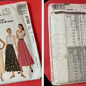Puede incluir: Un patr&oacute;n de costura para una falda de bies. El patr&oacute;n es para las tallas 10, 12 y 14. El patr&oacute;n se llama "2 Hour Bias Skirt" y es de McCall's. El n&uacute;mero del patr&oacute;n es 8796.