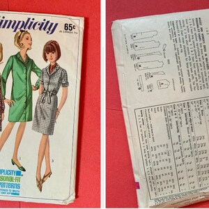 Puede incluir: Patr&oacute;n de costura Simplicity n&uacute;mero 6700 para un vestido. El patr&oacute;n es para las tallas 14 1/2 y 15, con una talla de pecho de 89 cm. El patr&oacute;n muestra tres estilos de vestidos diferentes, uno con estampado paisley, otro en verde s&oacute;lido y otro con estampado a cuadros. El patr&oacute;n se titula "Simplicity Personal-Fit Patterns".