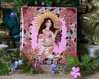 Azulejo de cerâmica artístico da Medusa – Retrato da deusa mitológica – Arte de parede feminina sombria – Ilustração da Rainha Serpente – Azulejo de 10,5 cm da MsDre