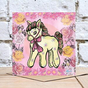 Vintage cheval kitsch floral mignon Msdre carte de voeux 15 cm carré. Imprimé au Royaume-Uni