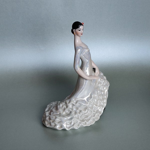 figurine en porcelaine vintage de Carmen Figurine d'une femme espagnole Figurine de collection Porcelaine Carmen Danseuse espagnole Statue de danseuse de Flamenco