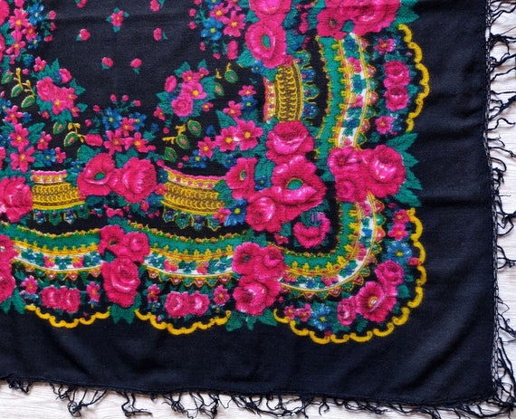 Vintage Ukrainian black shawl Warm woolen shawl S… - image 6