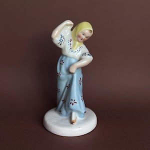 Rare Vintage Ukrainian Porcelain Figurine &quot;Dancer Daria&quot; 40s.  Horodnytsia Factory. Hand-Painted Folk Art.