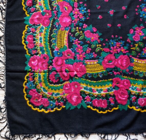 Vintage Ukrainian black shawl Warm woolen shawl S… - image 5