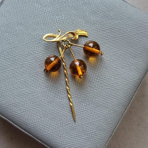 Vintage Baltic Stone Brooch. Brooch Pin with Beads