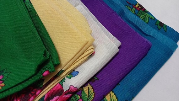 5 vintage shawls Woolen scarves of different colo… - image 7