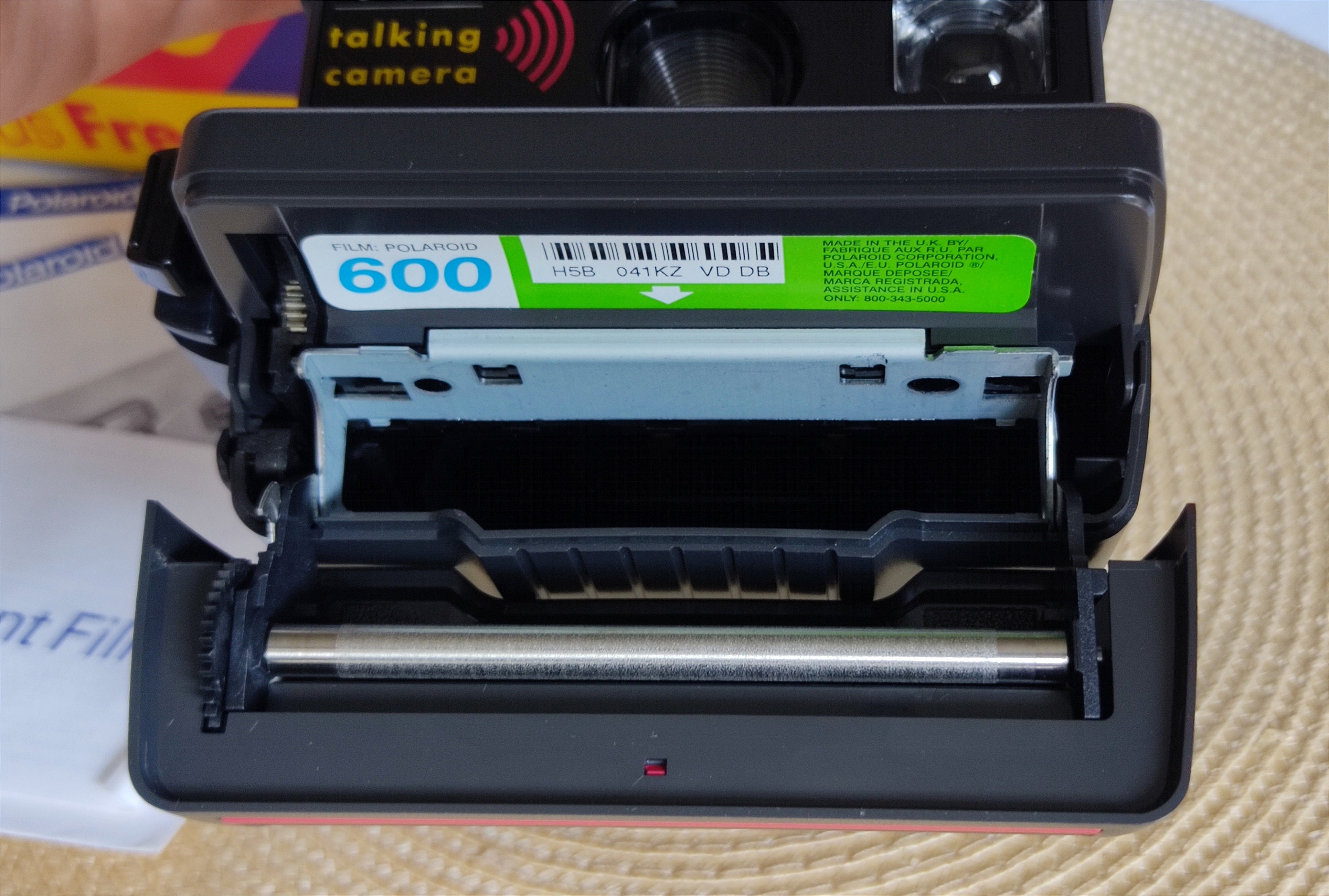 Polaroid 636 Talking Camera - Tutorial - YouTube