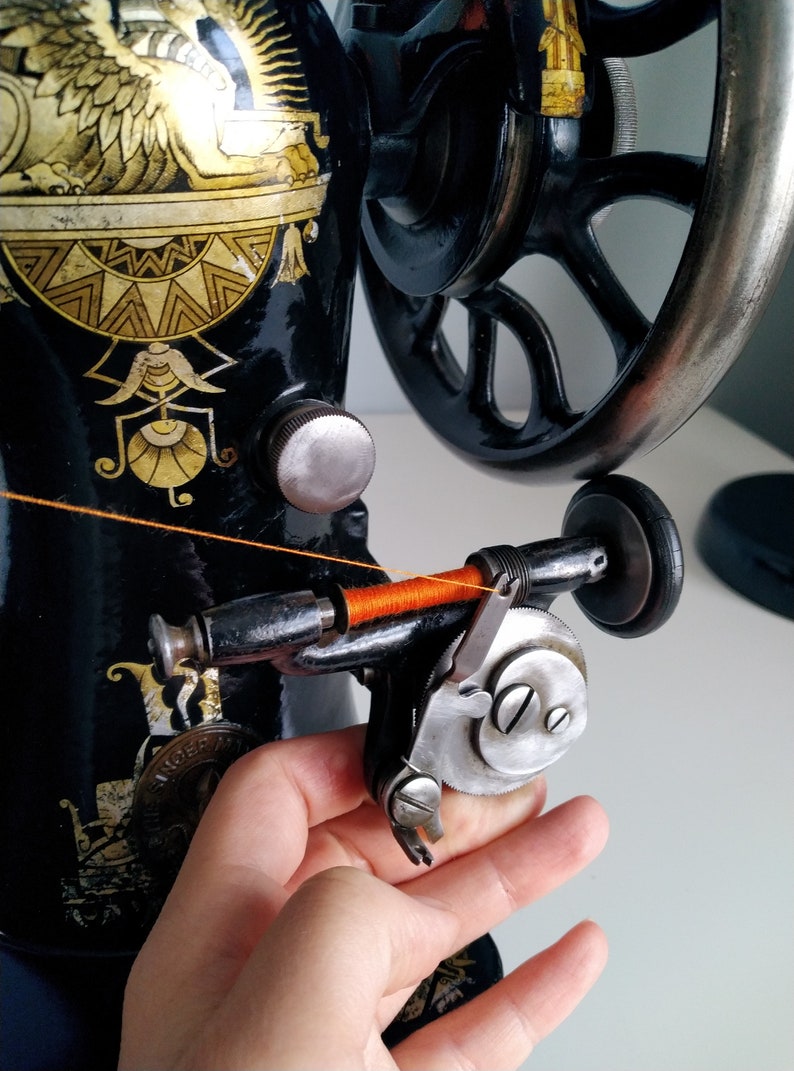 Vintage Singer Sewing Machine, Made in 1907, Antique, Hand Cranked, for