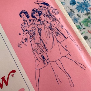 Stretch and Sew 1585 / Chemise / Multi-sized / 1970s Vintage Sewing Pattern