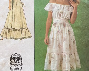 1970's Simplicity Princess Line Dress with Gored Skirt Pattern - Gunne Sax - Bust 34