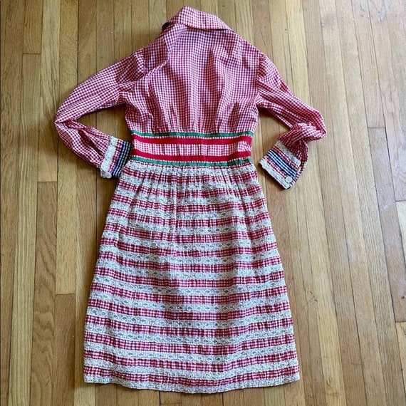 70s Vintage Red Gingham and Lace Dress - image 9