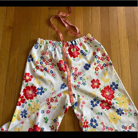 60s Vintage White Floral Pant Suit - image 5