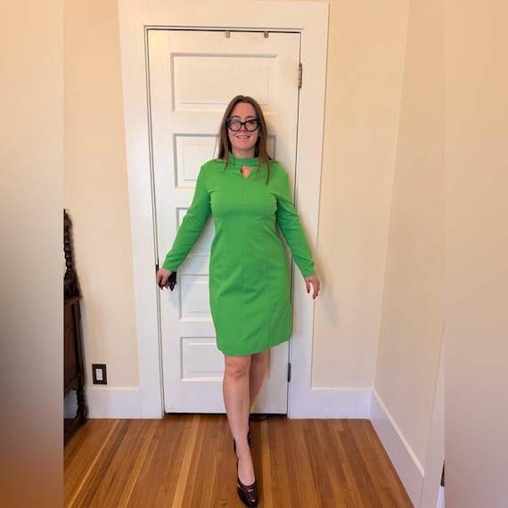 green slime dress 70s Vintage Long Sleeve W Keyhole Neckline On Campus