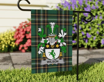 Bandeira de jardim e estandarte para casa Wilson Irish Heritage com brasão de família em tartan nacional esmeralda.