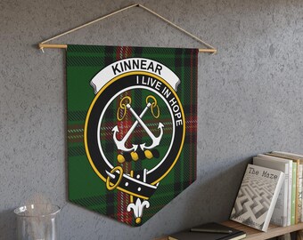 Kinnear skotsk klanvapen tartan vimpel: heraldisk symbol, unik dekor, Skottland