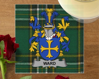 Ward-Familienwappen auf irischen Tartan-Getränkeservietten für Hochzeiten und Wiedervereinigungen